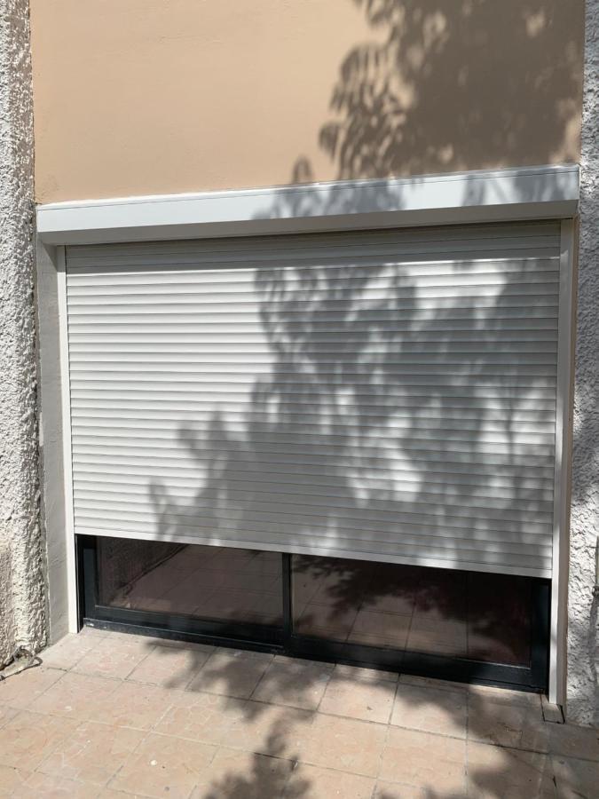 Joli Studio Tout Confort Avec Toutes Commodites Vaulx-en-Velin Luaran gambar